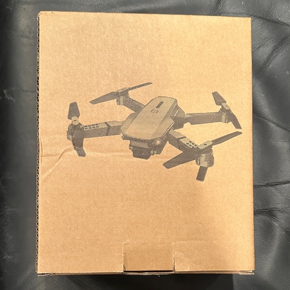 Dual Camera E99 Drone Foldable RC Quadcopter with Protective Frame & App Control - Picture 6 of 10